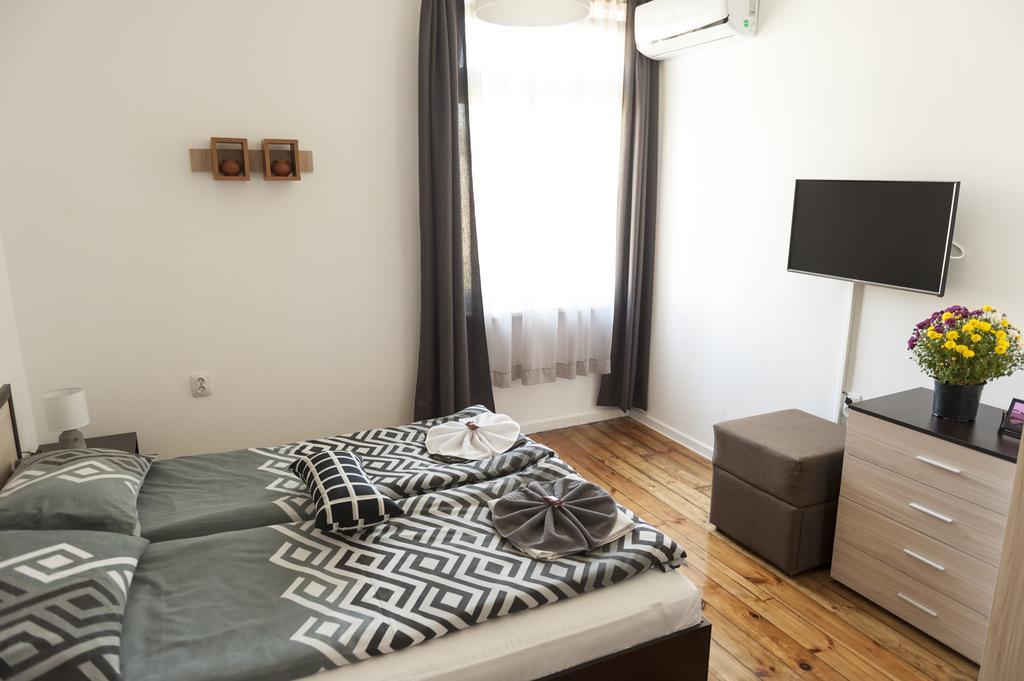 Graf Ignatiev - 3BR APART Sofia Exteriör bild